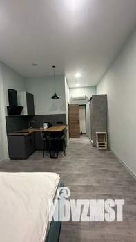 Студия квартира, посуточно, 36м2, 1/20 этаж