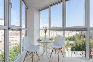 Студия квартира, посуточно, 46м2, 12/18 этаж