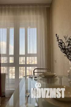 1-к квартира, посуточно, 37м2, 20/25 этаж