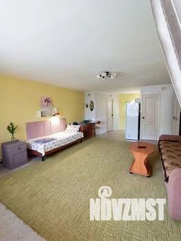 Студия квартира, посуточно, 38м2, 1/3 этаж