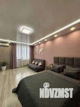 Студия квартира, посуточно, 42м2, 18/25 этаж