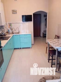 1-к квартира, посуточно, 35м2, 15/25 этаж