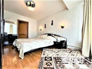 3-к квартира, вторичка, 82м2, 10/10 этаж