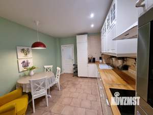 4-к квартира, вторичка, 130м2, 2/18 этаж