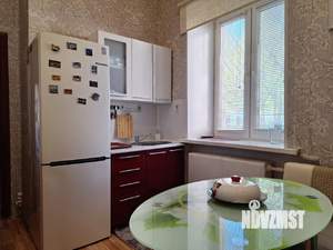 2-к квартира, вторичка, 60м2, 1/4 этаж