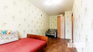 2-к квартира, вторичка, 42м2, 1/5 этаж