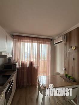 2-к квартира, вторичка, 57м2, 9/17 этаж