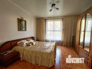 2-к квартира, вторичка, 60м2, 1/3 этаж