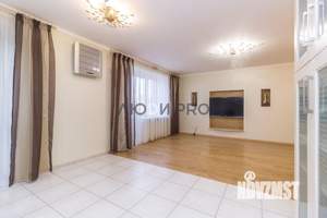 4-к квартира, вторичка, 123м2, 8/10 этаж