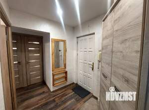 2-к квартира, вторичка, 42м2, 1/9 этаж