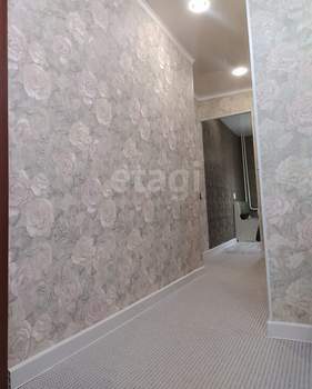 2-к квартира, вторичка, 58м2, 1/9 этаж
