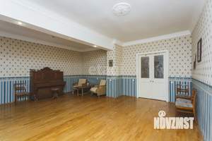 3-к квартира, вторичка, 104м2, 2/4 этаж