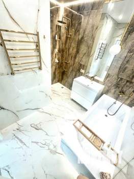 3-к квартира, вторичка, 100м2, 8/25 этаж