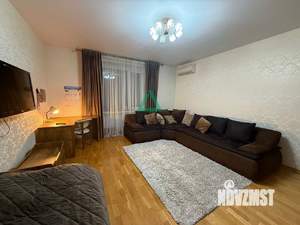 2-к квартира, вторичка, 63м2, 7/17 этаж