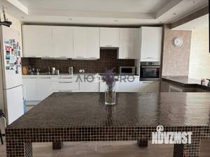 3-к квартира, вторичка, 103м2, 9/14 этаж