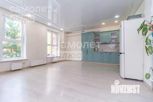 4-к квартира, вторичка, 102м2, 1/3 этаж