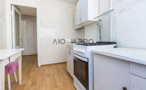 3-к квартира, вторичка, 57м2, 8/9 этаж